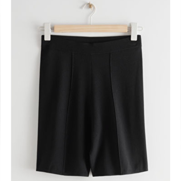 & Other Stories High Waist Black Bike Shorts - Picture 4 of 4